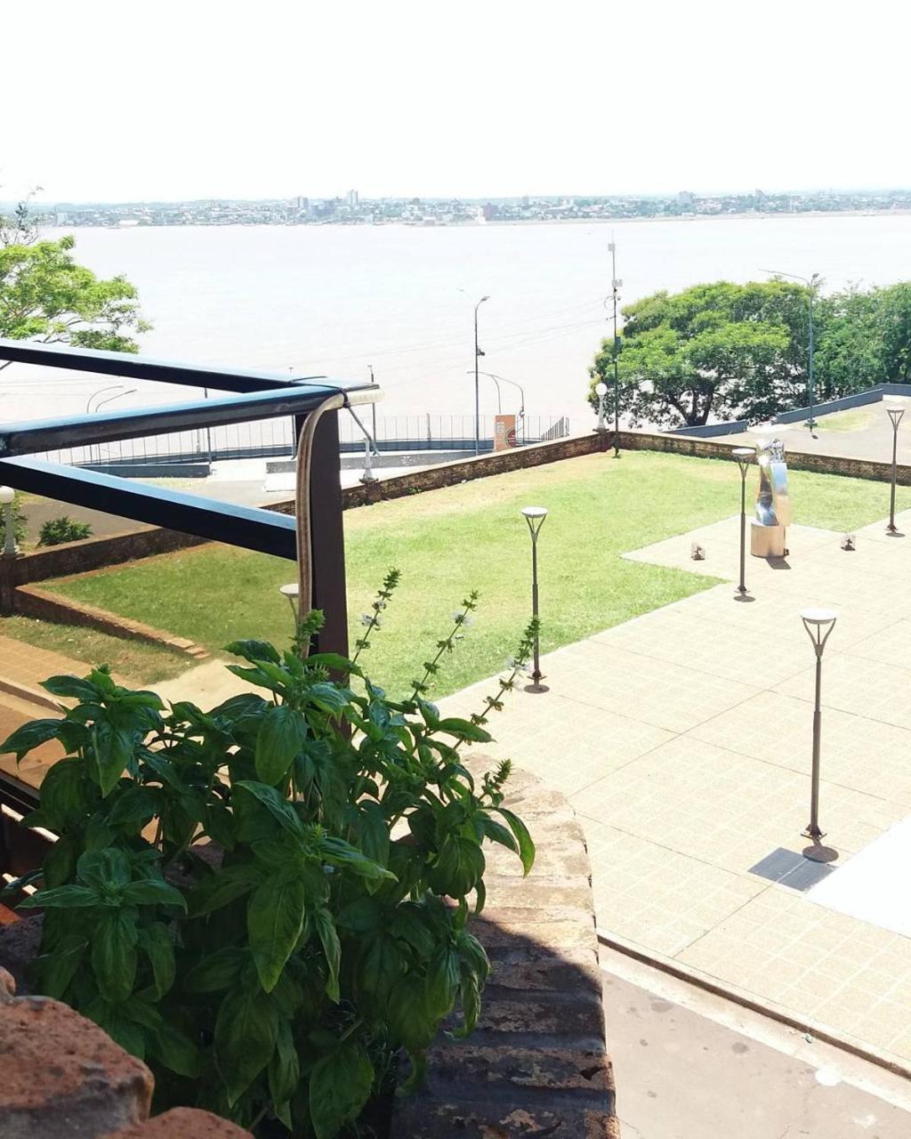 Edificio Nicolas Y Marcelo Siry Posadas Esterno foto
